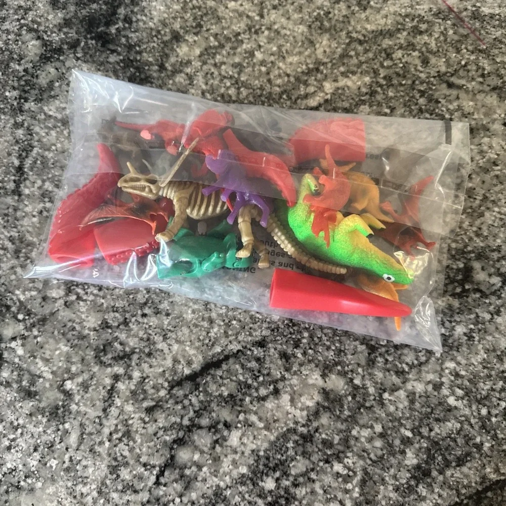 Lot of 15 Dinosaur Figures & Sea Creatures w/‎ Squid Finger Toys Mixed Set
